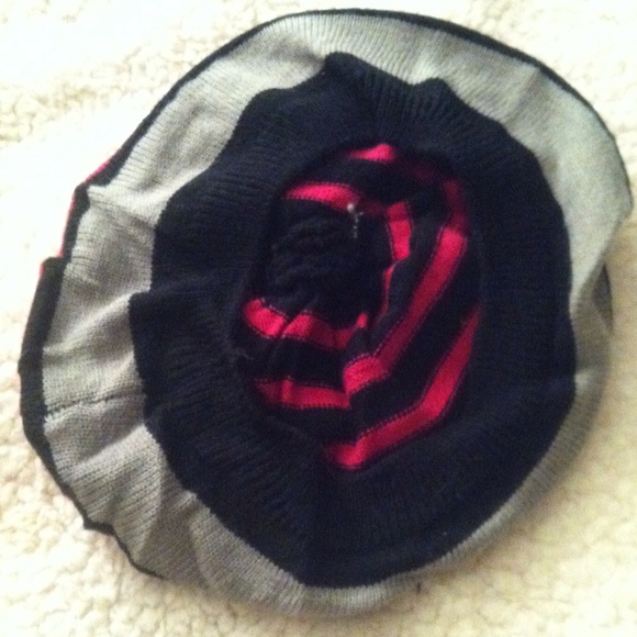 Fall/Winter hat! 🎀 - Picture 2 of 2